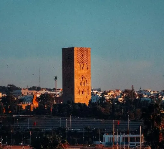 Tour Hassan à Rabat au coucher du soleil